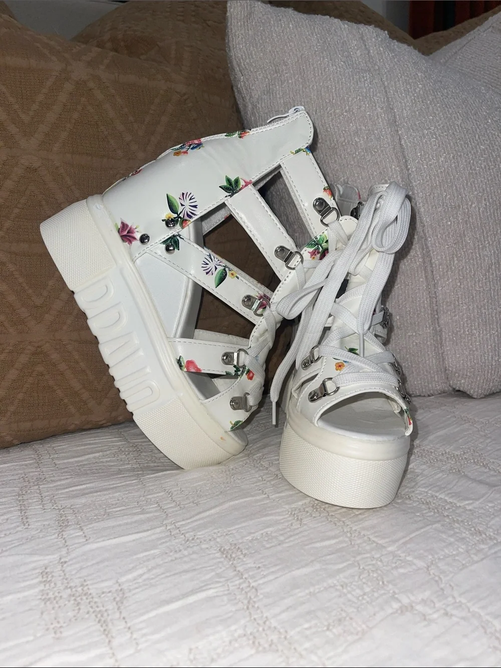 White Floral Lace-Up Platform Sandals